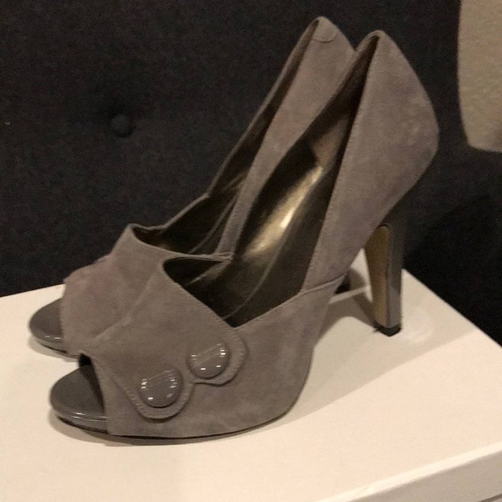 ❌Nine West Tinao Grey Heels❌N/A